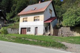 Skrad-okolica, useljiva kuća sa garažom, 100m2, Skrad, House