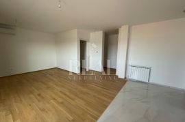 Pula, odličan stan u centru, 3S+DB novogradnja, Pula, Appartment