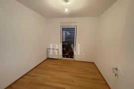 Pula, odličan stan u centru, 3S+DB novogradnja, Pula, Appartment