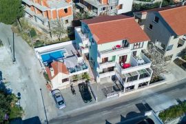 Prekrasna samostojeća kuća 170 m od mora S+P+2 , 360m2, Okrug, House