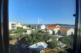 Stan 60m od mora 150m2 3S+DB, Vodice, Flat