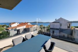 Stan 60m od mora 150m2 3S+DB, Vodice, Flat