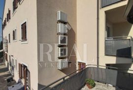 Rovinj, dvojna kuća na atraktivnoj lokaciji, S+P+2+VPOT od 505 m2, Rovinj, Casa