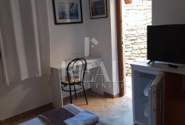 Rovinj, dvojna kuća na atraktivnoj lokaciji, S+P+2+VPOT od 505 m2, Rovinj, Casa