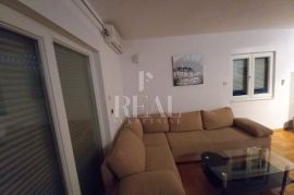 Studio apartman 400 m od mora sa terasom, Seget, Appartamento