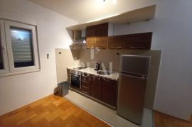 Studio apartman 400 m od mora sa terasom, Seget, Appartamento