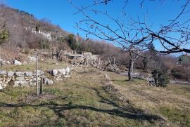 Kuća sa mogućnošću nadogradnje sa velikom okućnicom i prekrasnim pogledom na Kvarner, Matulji, Casa