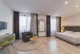 Vila u Trogiru 363 m2 90m od mora, Trogir, بيت