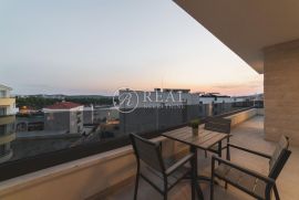 Vila u Trogiru 363 m2 90m od mora, Trogir, بيت