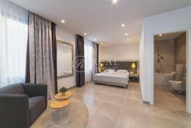 Vila u Trogiru 363 m2 90m od mora, Trogir, بيت