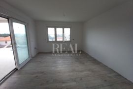 Seget Vranjica stan 60,30 m2 s terasom i pogledom, Seget, Daire