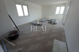 Seget Vranjica stan 93 m2 s terasom i pogledom +vrt, Seget, Appartamento