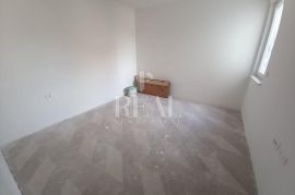 Seget Vranjica stan 93 m2 s terasom i pogledom +vrt, Seget, Appartamento