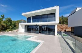 Prekrasna villa s bazenom ,250 m2 ,pogled na more!, Crikvenica, Casa