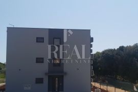 Rovinj, nekoliko minuta vožnje do centra, stan od 85 m2, 2S+DB, Rovinj, Appartment