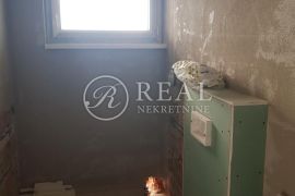 Rovinj, nekoliko minuta vožnje do centra, stan od 85 m2, 2S+DB, Rovinj, Appartment