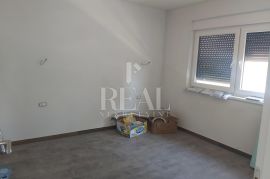 Rovinj, nekoliko minuta vožnje do centra, stan od 85 m2, 2S+DB, Rovinj, Appartment