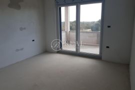 Rovinj, nekoliko minuta vožnje do centra, stan od 85 m2, 2S+DB, Rovinj, Appartment