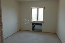 Super kvalitetna i bogato opremljena novogradnja, 3S+DB od 105 m2, Viškovo, Appartment