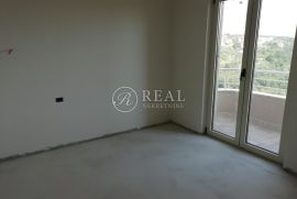 Super kvalitetna i bogato opremljena novogradnja, 3S+DB od 105 m2, Viškovo, Appartment