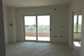 Super kvalitetna i bogato opremljena novogradnja, 3S+DB od 105 m2, Viškovo, Appartment