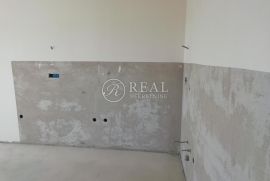 Super kvalitetna i bogato opremljena novogradnja, 3S+DB od 105 m2, Viškovo, Appartment