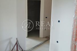 Super kvalitetna i bogato opremljena novogradnja, 3S+DB od 105 m2, Viškovo, Appartment