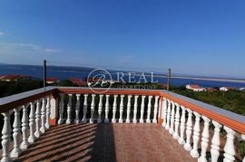 Odlična kuća, prekrasan pogled, 3 apartmana, Dramalj, Crikvenica, Ev