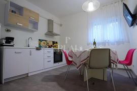 Kuća 300 m2, 4 apartmana, okućnica, Medulin, Medulin, Casa