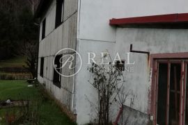 Lič, samostojeća kuća P+1  na parceli od 860 m2, Fužine, Famiglia