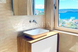 Novogradnja Crikvenica ,2S+DB sa garažom i okućnicom, Crikvenica, Appartement