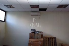 Prodaja poslovnog prostora na Podmurvicama površine 342.04 M2, Rijeka, Εμπορικά ακίνητα