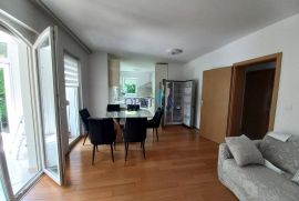 Matulji, blizina centra, 3s+db s okućnicom, Matulji, Appartment