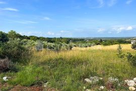 Građevinsko zemljište u Štinjanu površine 6409 m2 na prodaju, Pula, Tierra