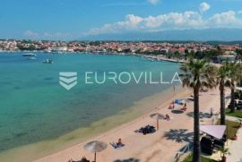 Pag, Novalja dvosoban luksuzan stan u prizemlju s vrtom i bazenom NKP 79.50 m2, 60 m od plaže, Novalja, Appartment