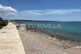 Pag, Novalja dvosoban luksuzan stan u prizemlju s vrtom i bazenom NKP 79.50 m2, 60 m od plaže, Novalja, Flat