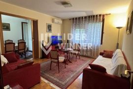 U mirnom delu grada ID#128562, Zemun, Flat