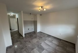 Stan sa garažom na prodaju, Pula, Istra, Pula, Apartamento