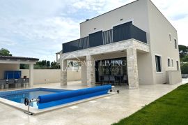 Istra, Umag, okolica - moderna vila s bazenom, 700 m od mora, Umag, Casa