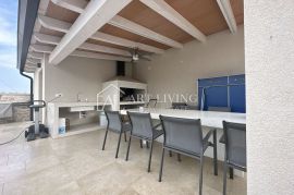 Istra, Umag, okolica - moderna vila s bazenom, 700 m od mora, Umag, Casa