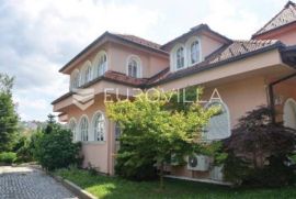 Gračani luksuzno obiteljsko imanje, vila 810m2 na zemljištu 3.965m2, Zagreb, Famiglia