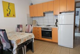 OTOK RAB, BANJOL - Apartmanska kuća, bazen, parking, pogled na more, Rab, بيت