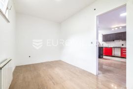 Zagreb, Jakuševec, funcionalni četvrosobni stan NKP 80 m2, Zagreb, Appartamento