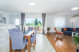 Apartmanska kuća u blizini mora, Štinjan, Istra, Pula, Ev