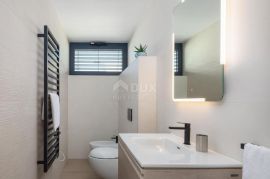 ZADAR, PETRČANE - Luksuzna vila s bazenom 50 m od mora, Zadar - Okolica, Maison