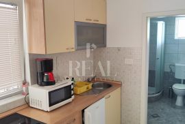 Izvrsna prilika, kuća sa 6 apartmana!!!, Trogir - Okolica, Casa