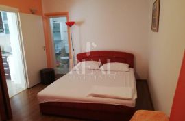 Izvrsna prilika, kuća sa 6 apartmana!!!, Trogir - Okolica, Casa