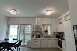 Izvrsna prilika, dvosobni stan u Trogiru!!, Trogir - Okolica, Apartamento