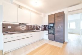 Zagreb, Heinzelova, VMD novogradnja, četverosoban penthouse + 2 GPM, Zagreb, Appartement