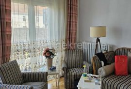 Zemun centar garsonjera lux, Zemun, Flat